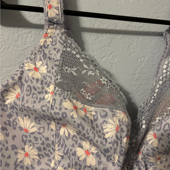 Pastel purple leopard and daisy lace elomi bra, size 38 h - Picture 8 of 9